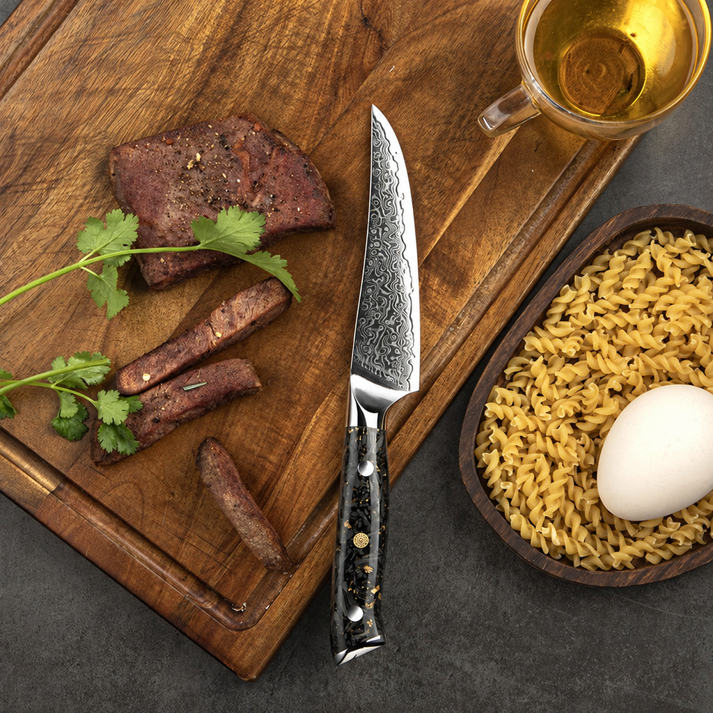 Un couteau du set de 4 couteaux à steak kin en cuisine