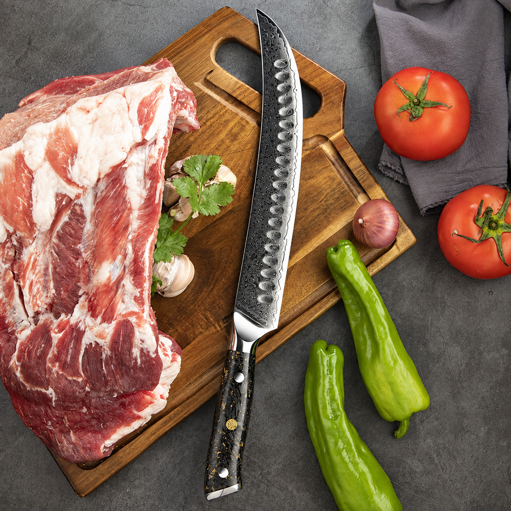 Couteau trancheur courbe Kin en cuisine